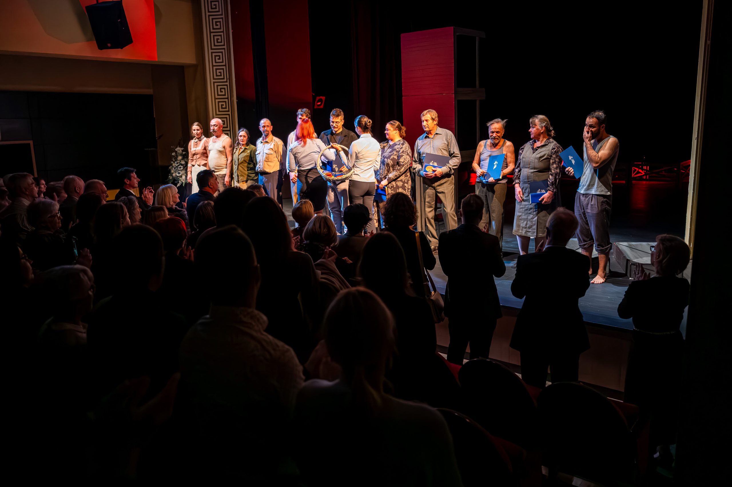 O teatru: Kdo bo dal za rože?